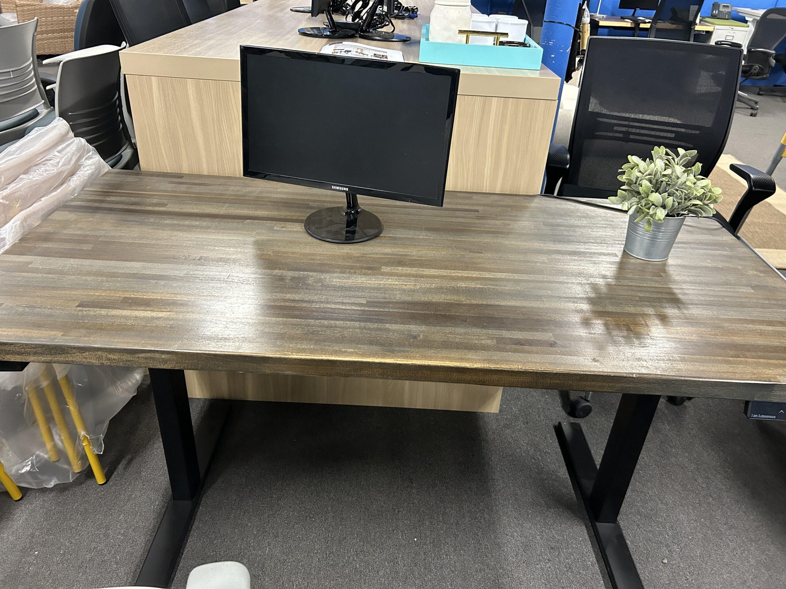 Autonomous Reclaimed Wood Sitting/Standing Electric Smartdesk-image