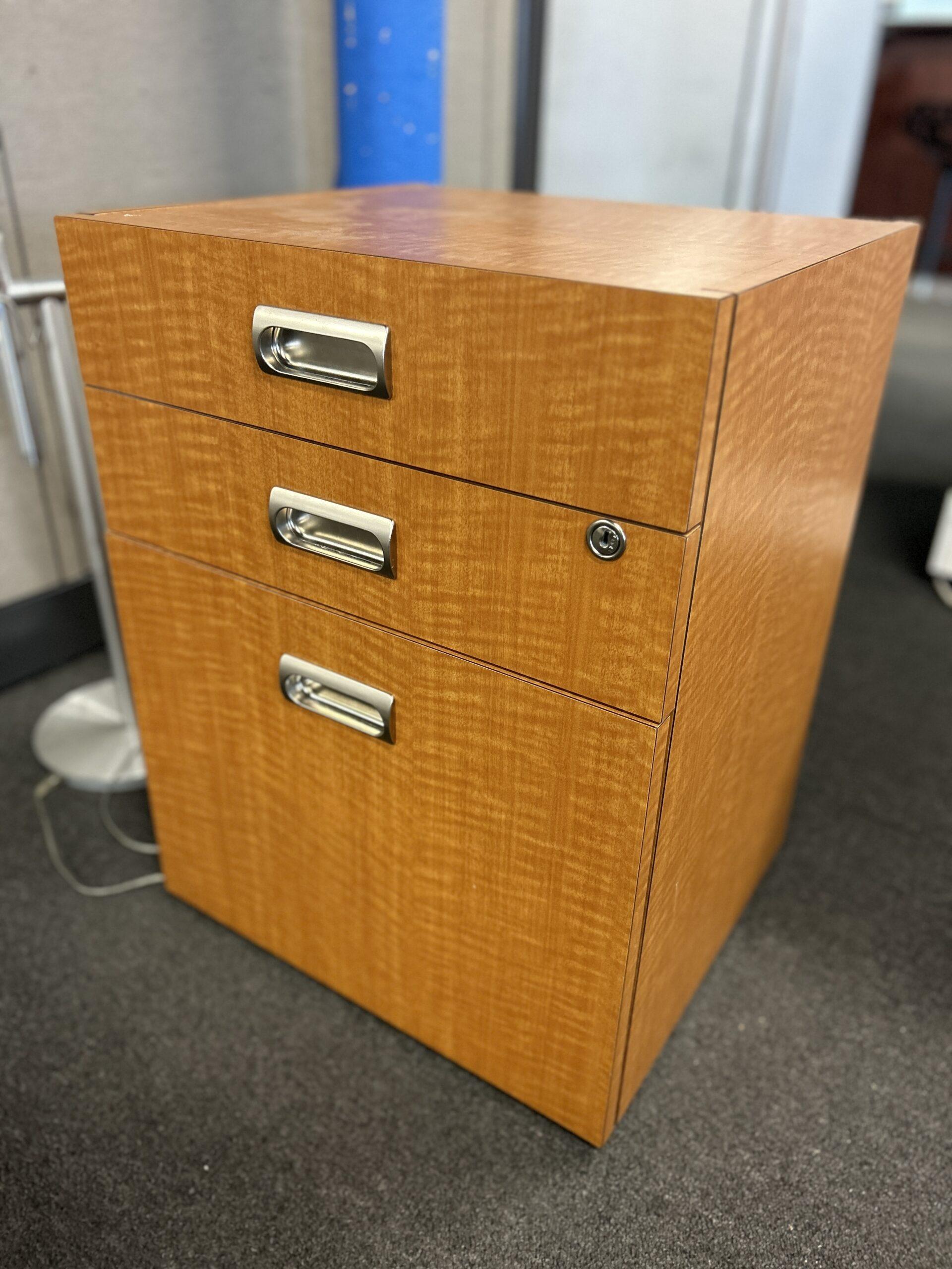 3 Drawer File Cabinet Pedestal-image